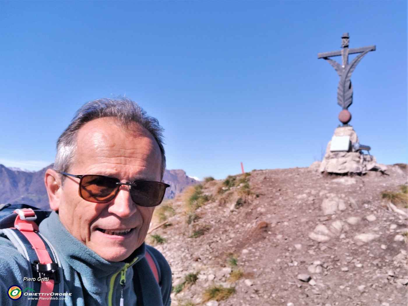 43 Alla croce del Pizzo Rabbioso (1130 m).jpg